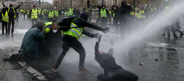 Протесты в Париже Протесты в Париже - Sputnik Moldova-România