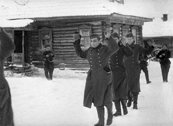 Contraofensiva Armatei Roșii lângă Moscova. Prizonieri germani, ianuarie 1942 - Sputnik Moldova-România