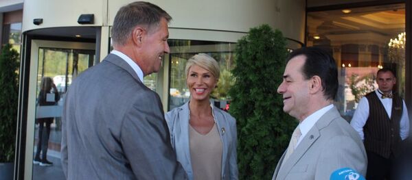 Raluca Turcan, Ludovic Orban și Klaus Iohannis - Sputnik Moldova-România