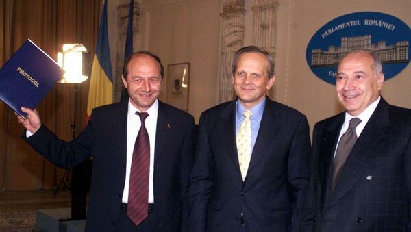 Traian Băsescu, Teodor Stolojan și Dan Voiculescu - Sputnik Moldova-România