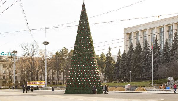 Ёлка на площади Кишинева - Sputnik Moldova