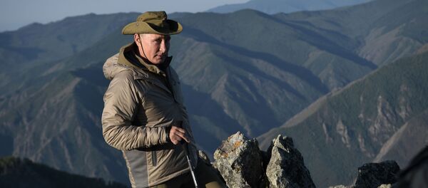 Президент РФ Владимир Путин во время отдыха в Саяно-Шушенском заповеднике  в Республике Тыва - Sputnik Moldova