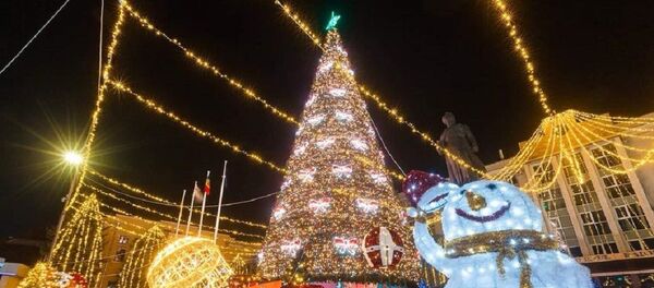 Оргеев преобразился к Новому году и Рождеству Оргеев преобразился к Новому году и Рождеству - Sputnik Молдова