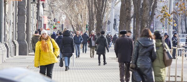 Люди в городе - Sputnik Moldova