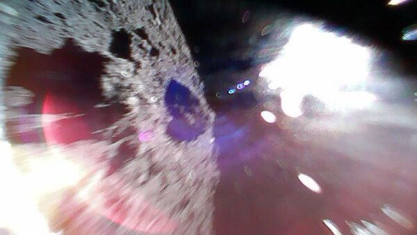 Астероид Рюгу, сфотографированный зондом Rover-1A - Sputnik Moldova-România