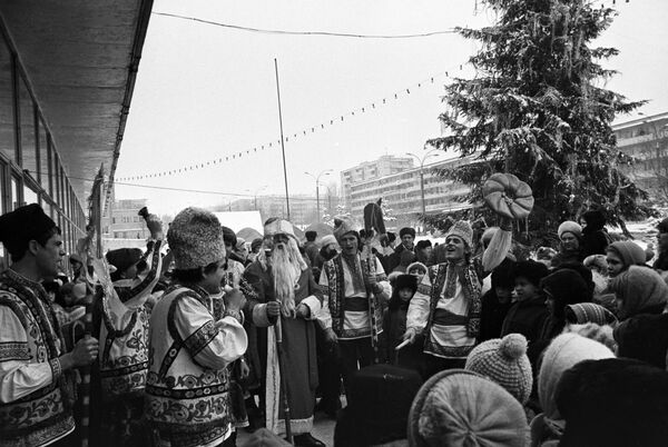 Плугушор и Мош Крэчун: зимние тайны, которые удивляют даже молдаван - Sputnik Молдова