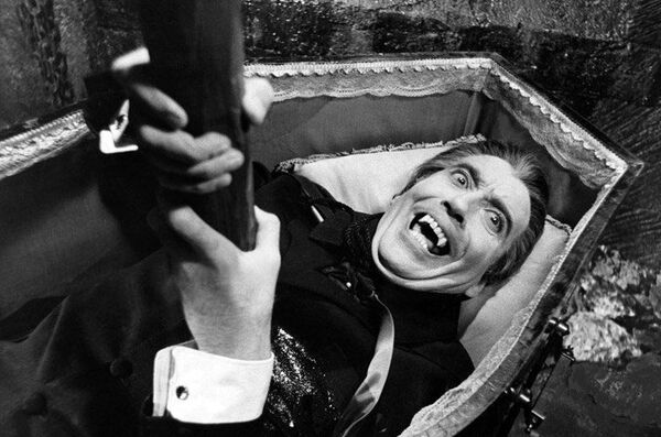 Румыния трепещет: неожиданная находка в замке Дракулы Румыния трепещет: неожиданная находка в замке Дракулы - Sputnik Молдова