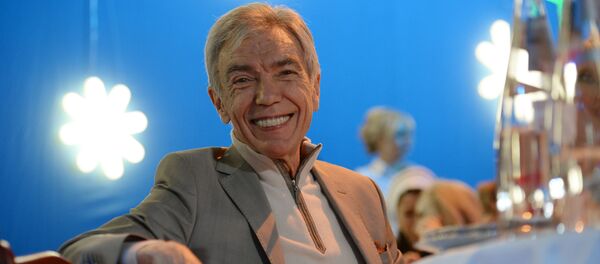 Телеведущий Юрий Николаев Телеведущий Юрий Николаев - Sputnik Молдова