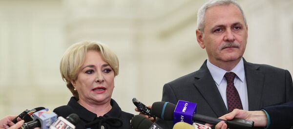 Vasilica-Viorica Dăncilă și Liviu Dragnea Vasilica-Viorica Dăncilă și Liviu Dragnea - Sputnik Moldova-România