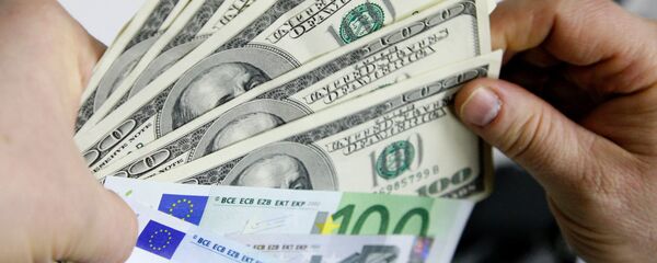 Денежные купюры. Доллары США. Евро. - Sputnik Молдова