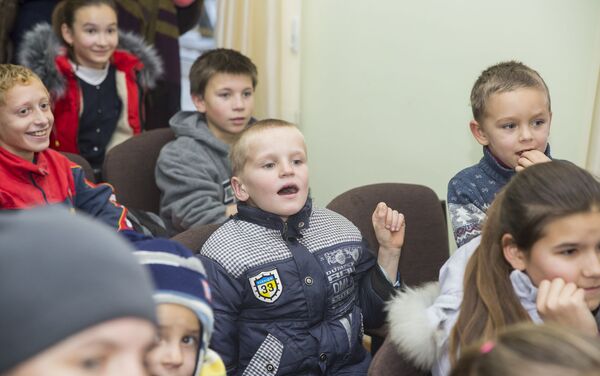 Посольство России в Молдове и представительство Россотрудничества поздравили детей с Новым годом - Sputnik Молдова