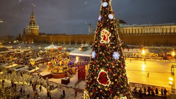 Рождественская ель на Красной площади в Москве - Sputnik Молдова