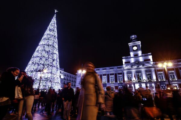 Рождественская ель в Мадриде - Sputnik Moldova-România