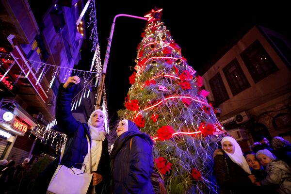 Рождественская ель в Дамаске  - Sputnik Moldova-România