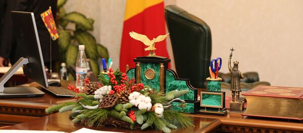 Президент Молдовы Игорь Додон провел экскурсию по недавно открытому после реставрации зданию администрации главы государства - Sputnik Moldova