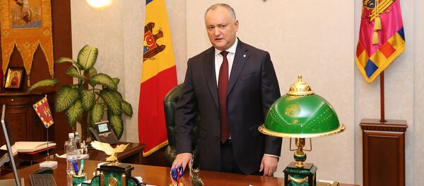 Президент Молдовы Игорь Додон провел экскурсию по недавно открытому после реставрации зданию администрации главы государства - Sputnik Moldova