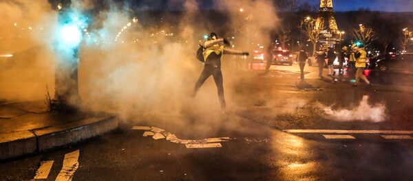 Протесты в Париже - Sputnik Moldova-România