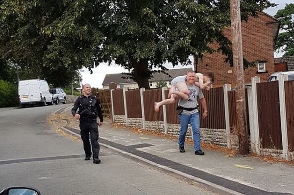 Наркобизнес в одних трусах: как в Англии ловят уличных дилеров - фото - Sputnik Молдова