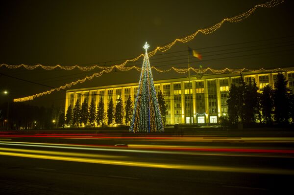 Концерты и другие развлечения: как в Кишиневе отметить Рождество и Новый год Концерты и другие развлечения: как в Кишиневе отметить Рождество и Новый год - Sputnik Молдова