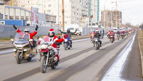 Парад Дедов Морозов на мотоциклах 2018. - Sputnik Молдова