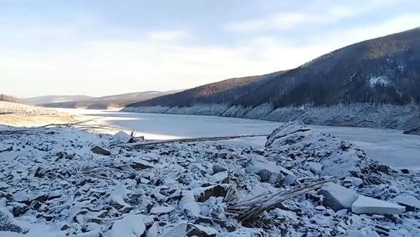 Râul Bureya blocat de colina prăbușită - Sputnik Moldova-România