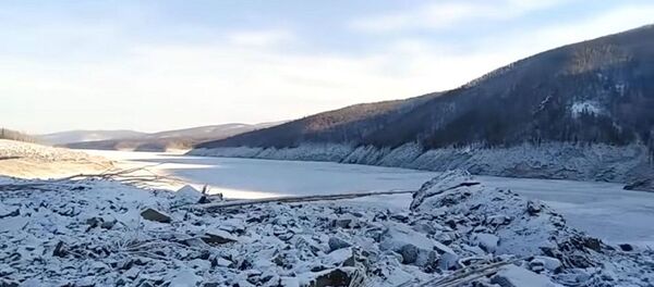 Râul Bureya blocat de colina prăbușită - Sputnik Moldova