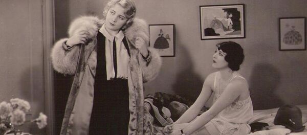 Американская актриса немого кино венгерского происхождения Вильма Банки с партнершей в фильме This Is Heaven - Sputnik Молдова