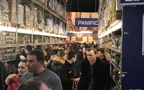 Ажиотаж в магазинах Кишинева накануне Нового года - Sputnik Молдова