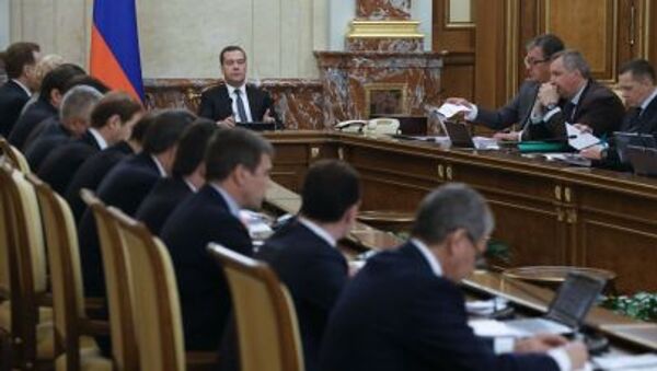 Премьер-министр РФ Дмитрий Медведев на заседании кабинета министров РФ в Доме правительства РФ - Sputnik Молдова