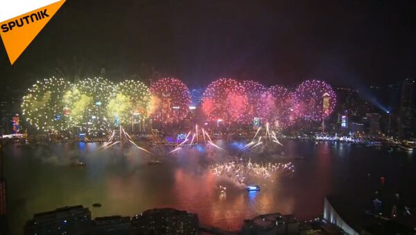LIVE: Фейерверки в Гонконге в честь Нового года - Sputnik Молдова