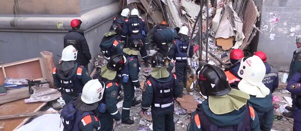 Ситуация в Магнитогорске в связи с обрушением подъезда жилого дома - Sputnik Молдова