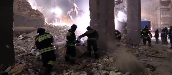 Ситуация в Магнитогорске в связи с обрушением подъезда жилого дома Ситуация в Магнитогорске в связи с обрушением подъезда жилого дома - Sputnik Молдова