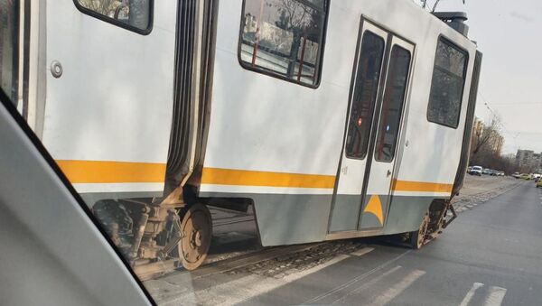 Tramvai deraiat în București - Sputnik Moldova-România