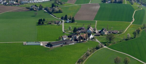 Вид с воздуха на территорию Швейцарии Вид с воздуха на территорию Швейцарии - Sputnik Moldova-România