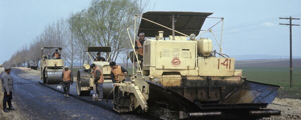 Строительство шоссейной дороги - Sputnik Moldova