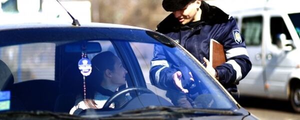 Circulaţie rutieră, poliţist, şofer - Sputnik Moldova