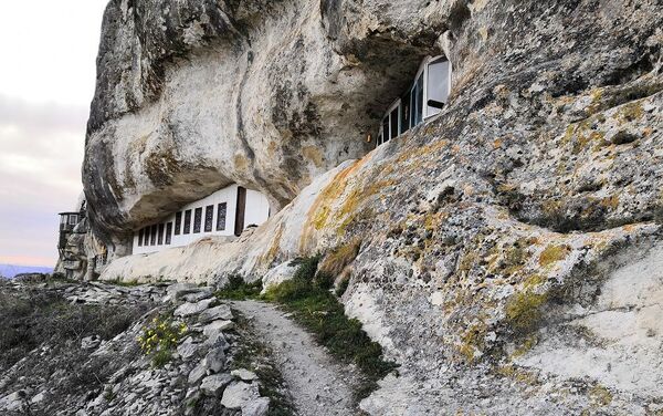 Благовещенский монастырь на горе Мангуп-Кале, Крым - Sputnik Молдова