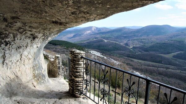 Благовещенский монастырь на горе Мангуп-Кале, Крым - Sputnik Молдова