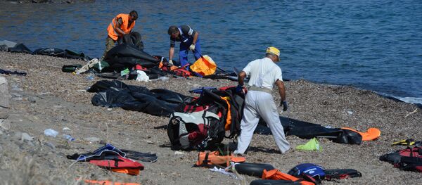 Беженцы на острове Лесбос в Греции - Sputnik Молдова