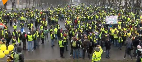 LIVE: Желтые жилеты проводят акцию протеста в Бурже LIVE: Желтые жилеты проводят акцию протеста в Бурже - Sputnik Moldova-România