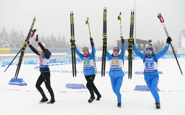 День спортивных побед России: биатлон, сани, шорт-трек - Sputnik Молдова