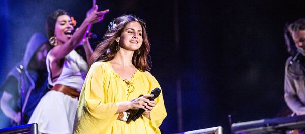 Американская певица Лана Дель Рей во время выступления - Sputnik Молдова