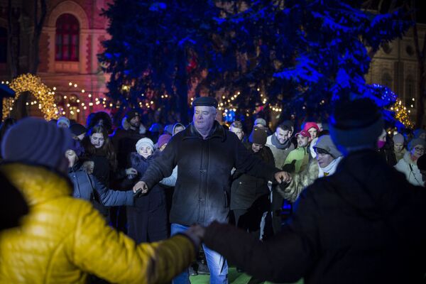 Hora Mare în ultima zi a Târgului de Crăciun - Sputnik Moldova