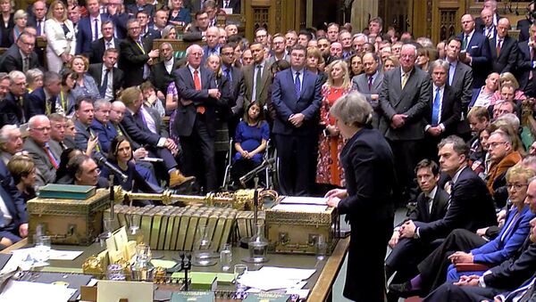 Theresa May se adresează Parlamentului după votul asupra acordului Brexit - Sputnik Moldova-România