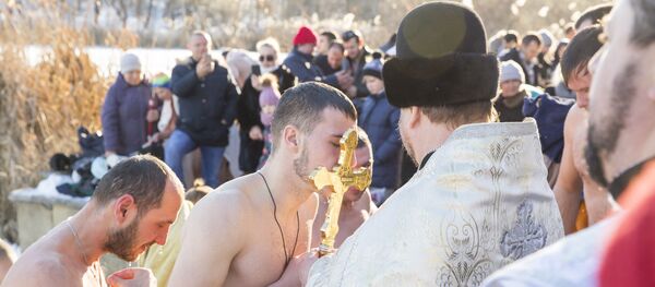Празднование Крещения в Молдове - Sputnik Молдова