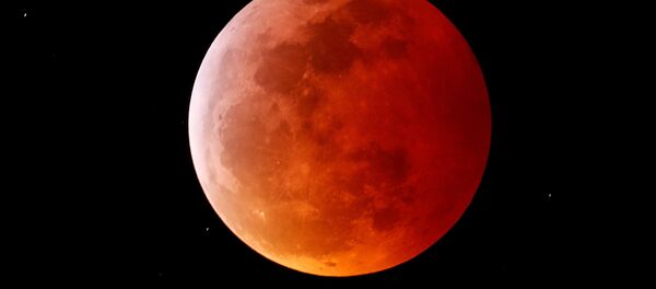 Полное лунное затмение в Калифорнии - Sputnik Молдова