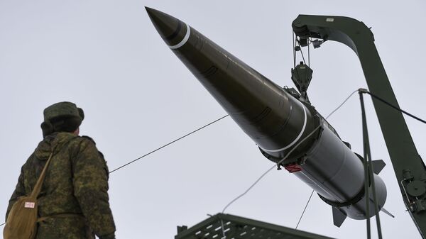 Пуск баллистической ракеты ОТРК Искандер-М с полигона Капустин Яр - Sputnik Moldova