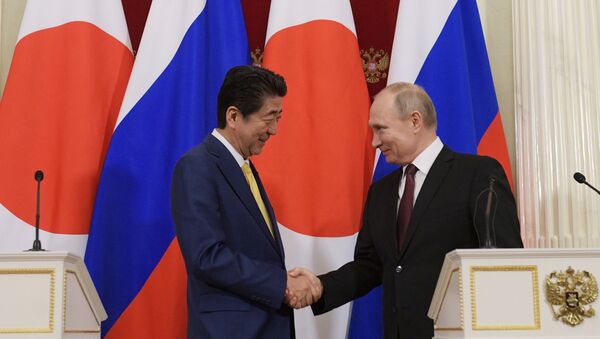 Президент РФ В. Путин встретился с премьер-министром Японии С. Абэ - Sputnik Moldova-România