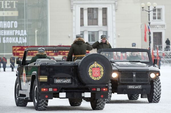 Парад в честь 75-летия снятия блокады Ленинграда - Sputnik Молдова
