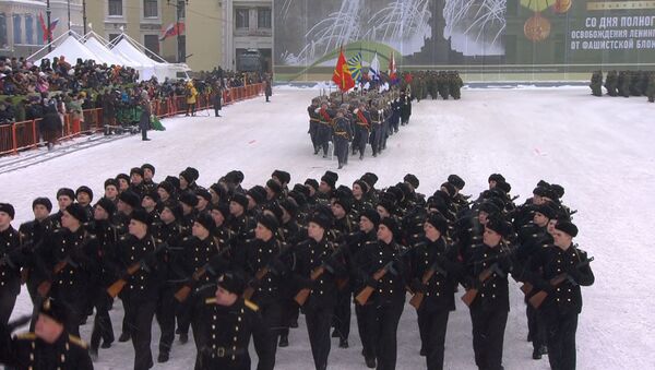Парад в честь 75-летия снятия блокады Ленинграда - Sputnik Moldova
